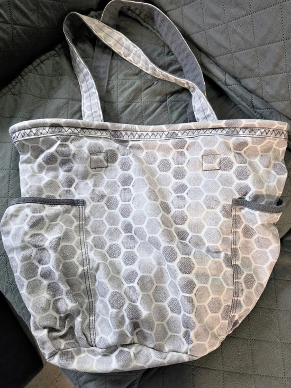 Thirty-One Gifts Demi Day Bag Gray & White Tote